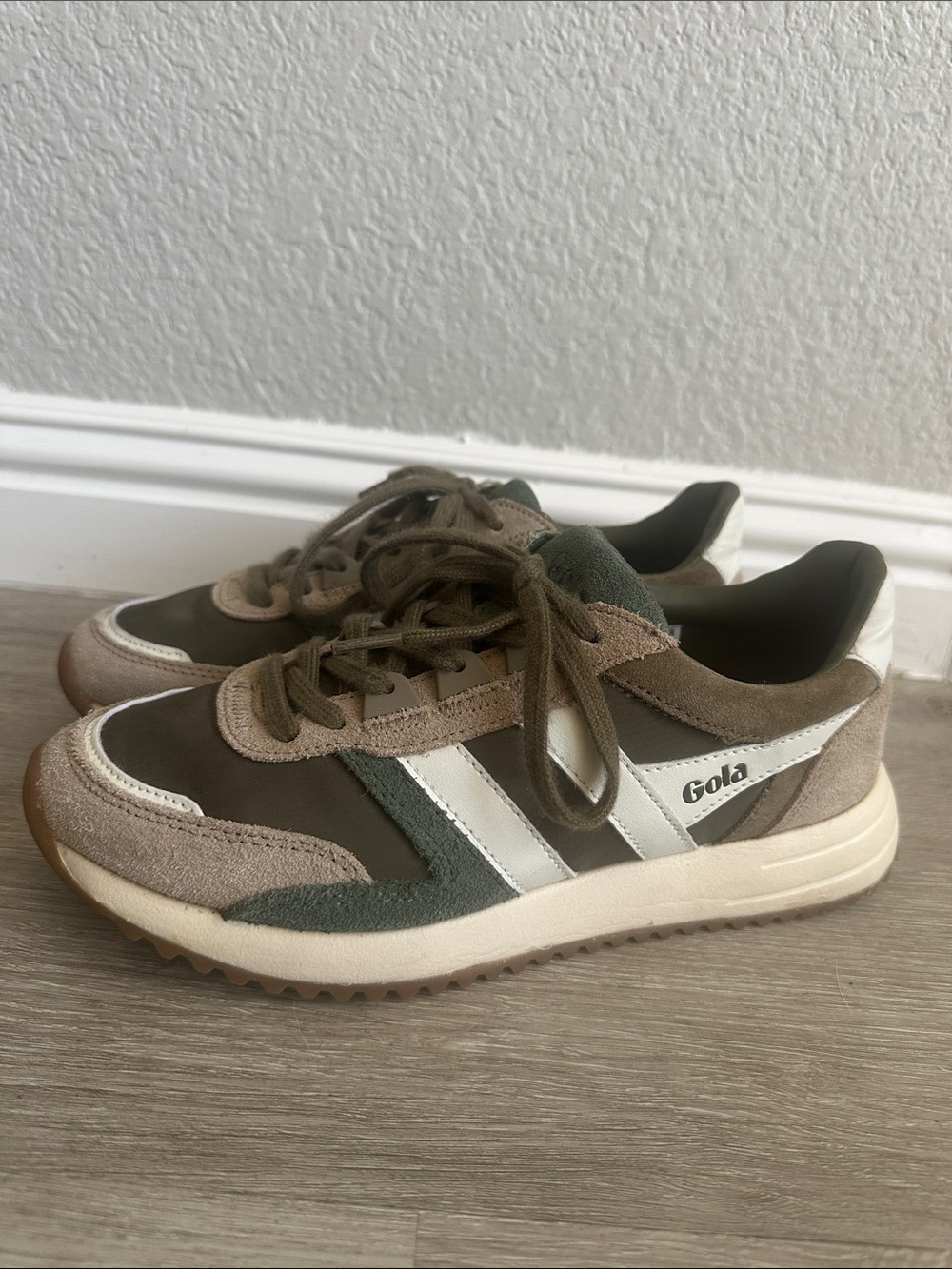 Gola Chicago Retro-style Jogging Shoes Olive, Taupe & Cream Trainers Size 6